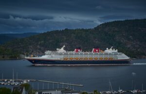 Explorer le monde en croisière